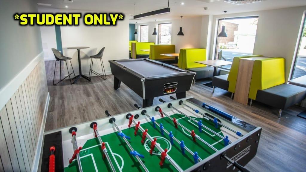 Student Only Zeni Ensuite Rooms, Colchester Ngoại thất bức ảnh